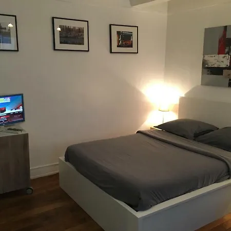 Louvre Studio Apartment Paris